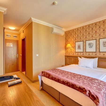 Hotel Club Central Chisarja Exteriér fotografie
