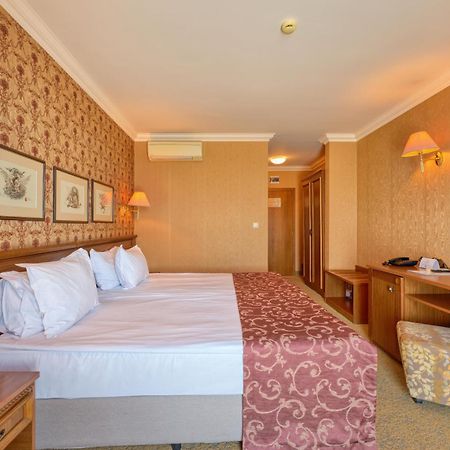 Hotel Club Central Chisarja Exteriér fotografie