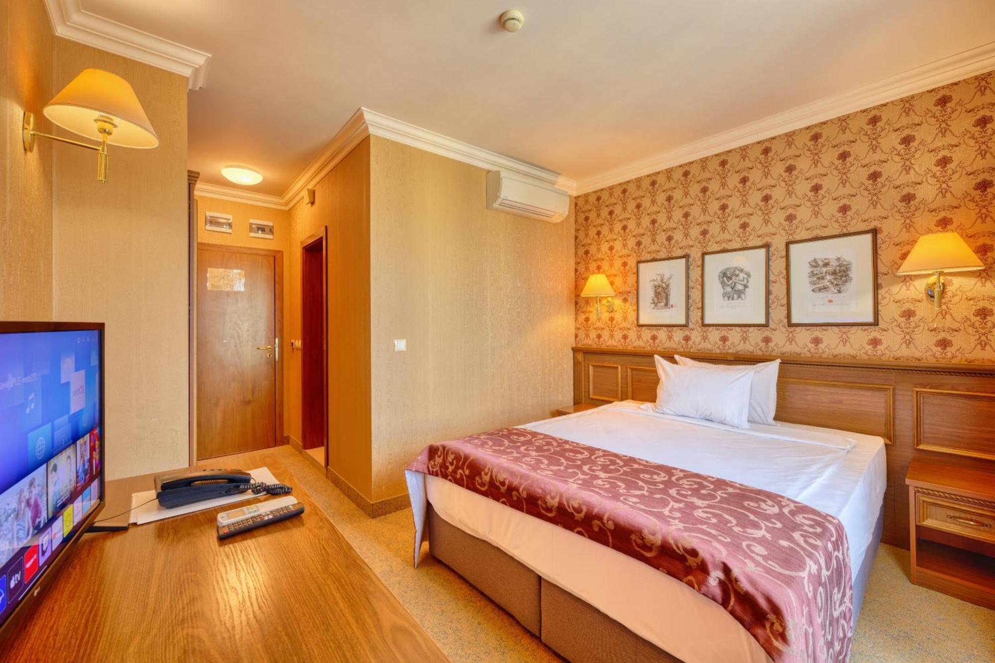 Hotel Club Central Chisarja Exteriér fotografie