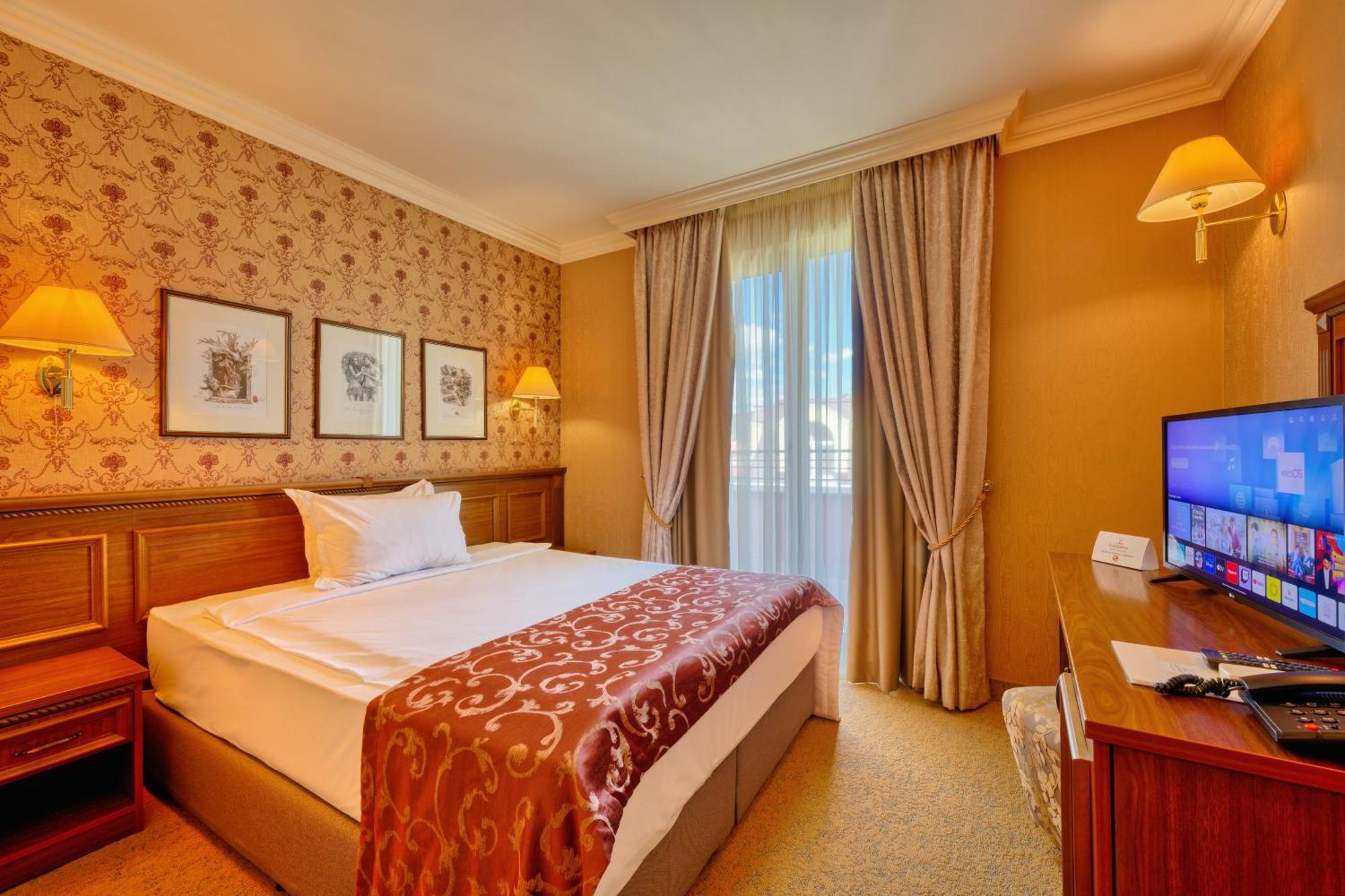 Hotel Club Central Chisarja Exteriér fotografie