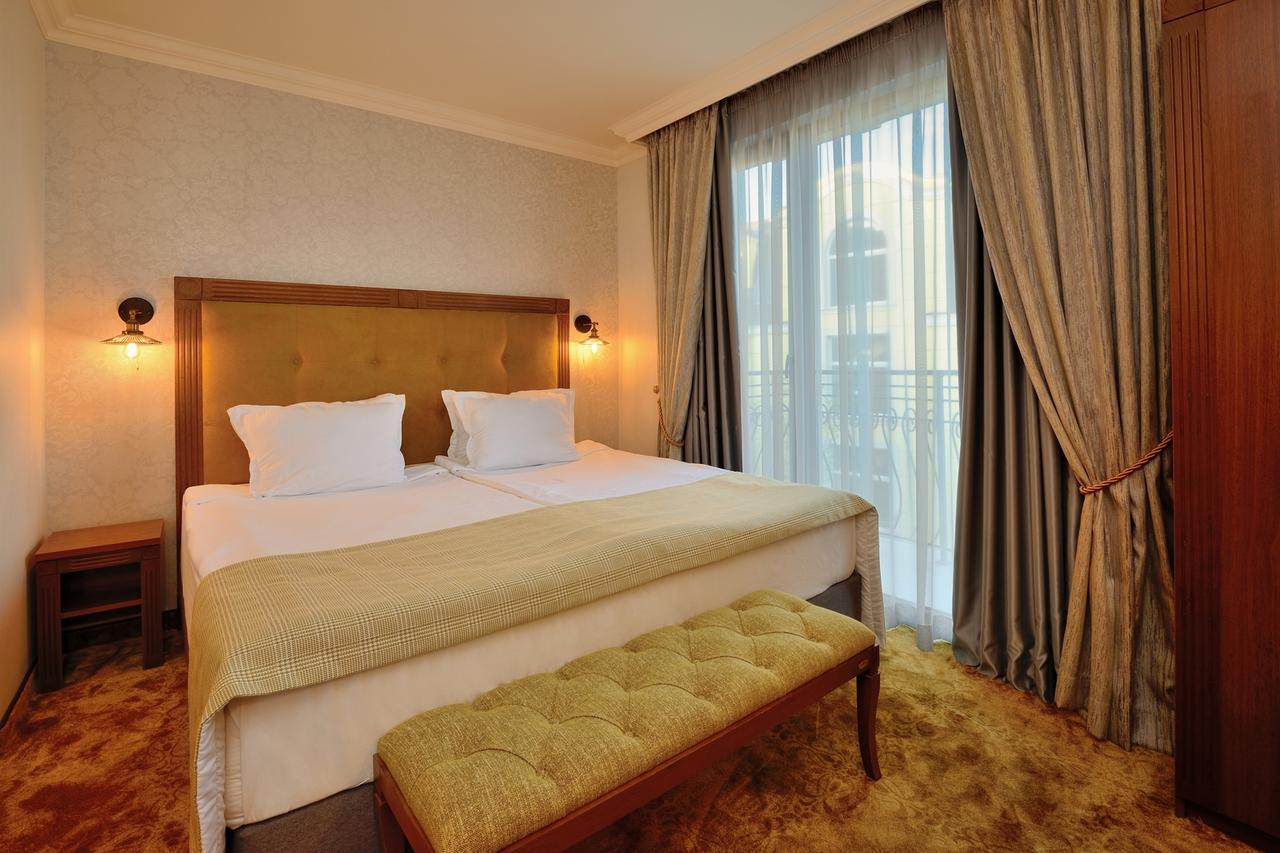 Hotel Club Central Chisarja Exteriér fotografie