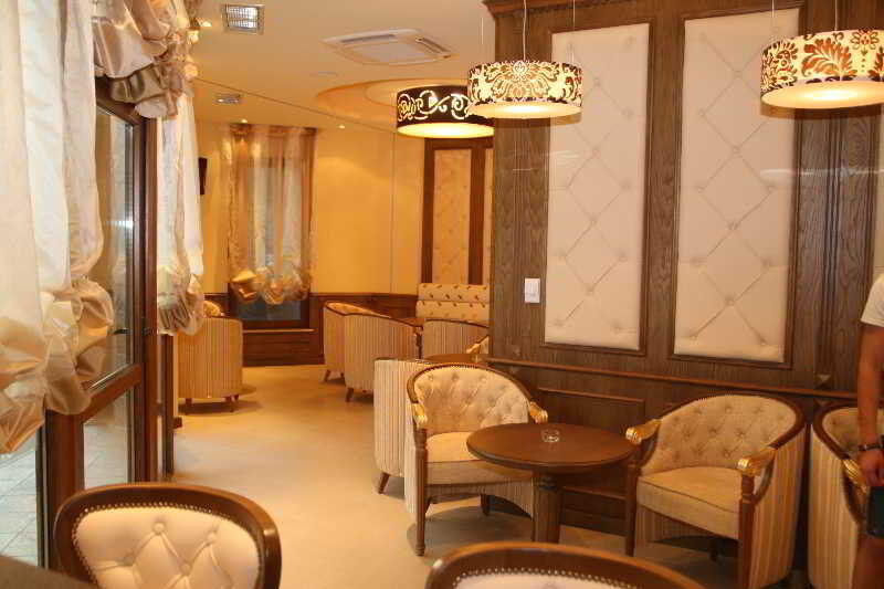 Hotel Club Central Chisarja Exteriér fotografie